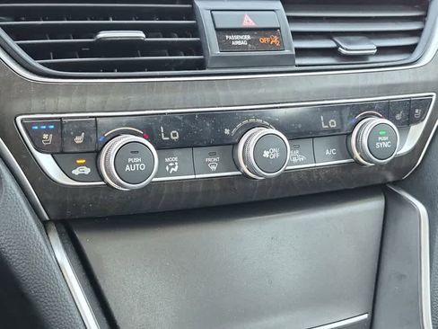 Used 2020 Honda Accord Touring image 16