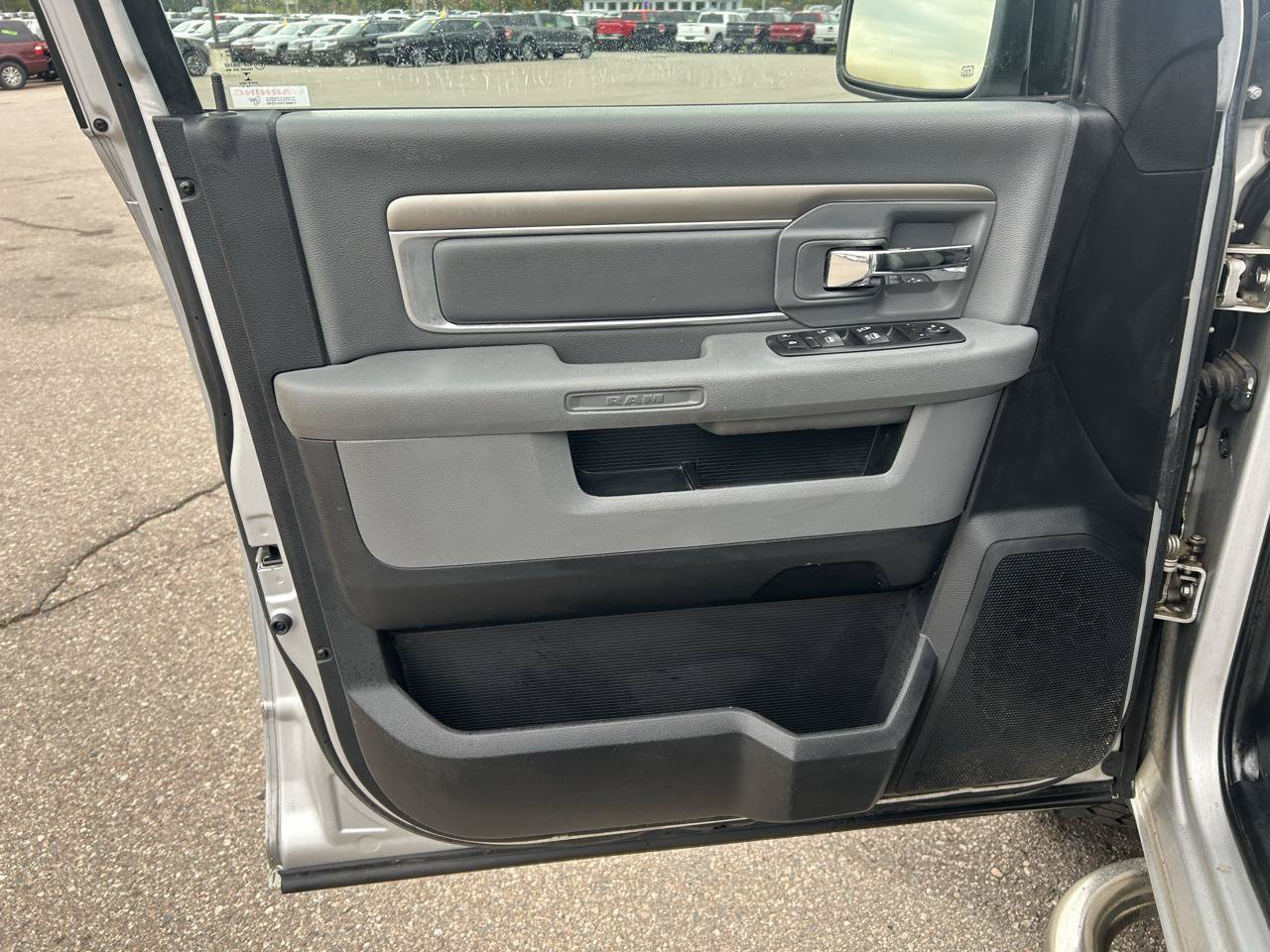 Used 2016 RAM 1500 SLT AWD/4WD image 14