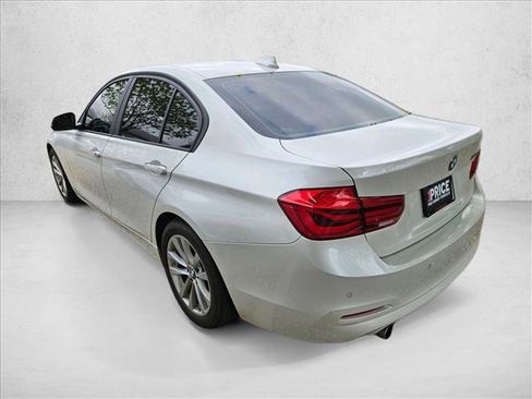Used 2018 BMW 320i Sedan w/ Premium Package image 9