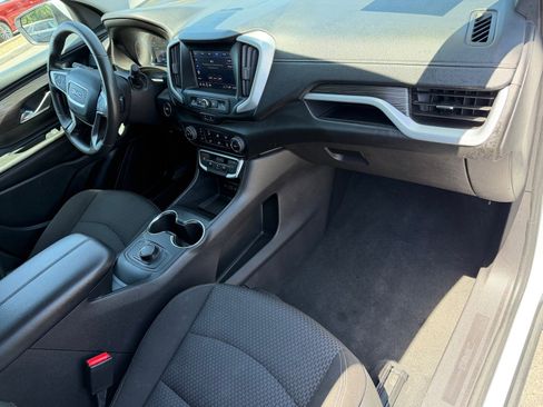 Used 2024 GMC Terrain SLE FWD image 11