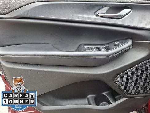 Used 2023 Jeep Grand Cherokee Laredo image 13