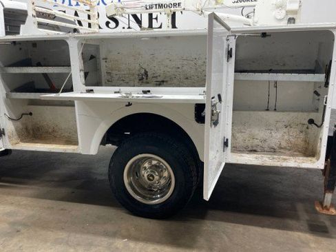 Used 2018 RAM 3500 Tradesman image 15