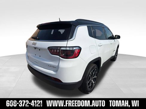 Used 2025 Jeep Compass Limited AWD/4WD image 5