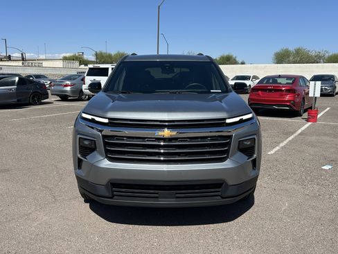 Certified 2025 Chevrolet Traverse LT FWD image 7