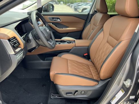 New 2026 Nissan Rogue Platinum AWD/4WD image 12