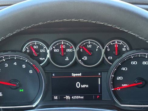 Used 2024 Chevrolet Tahoe LS RWD image 4