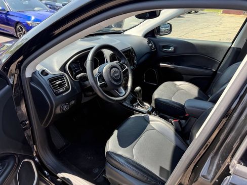 Used 2018 Jeep Compass Limited w/ Navigation Group AWD/4WD image 7