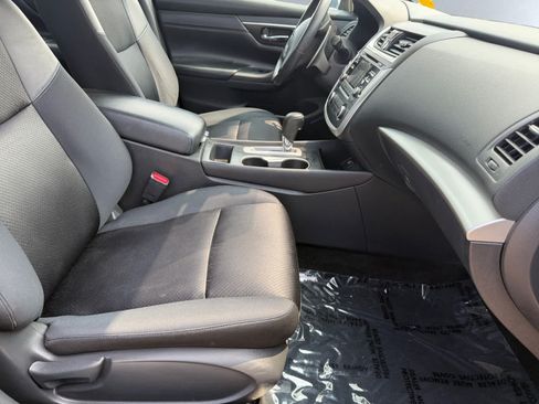 Used 2017 Nissan Altima 2.5 SR w/ Midnight Edition Package FWD image 20