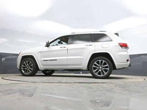 Used 2017 Jeep Grand Cherokee Overland image 48