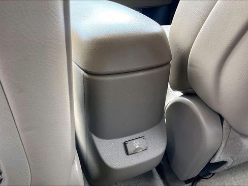 Used 2010 Toyota RAV4 Limited image 33