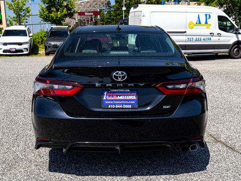 Used 2022 Toyota Camry SE image 5