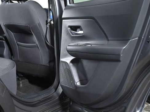 Used 2025 Nissan Kicks SV w/ SV Premium Package image 30