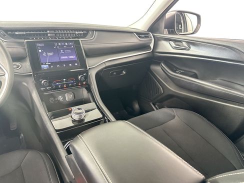Used 2023 Jeep Grand Cherokee L Laredo RWD image 22