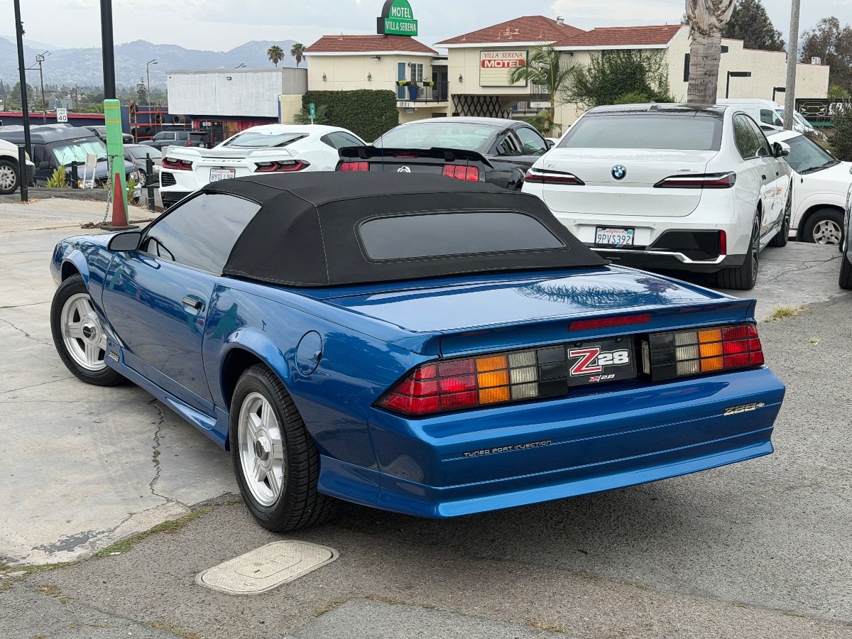 Used 1992 Chevrolet Camaro Z28 RWD image 7