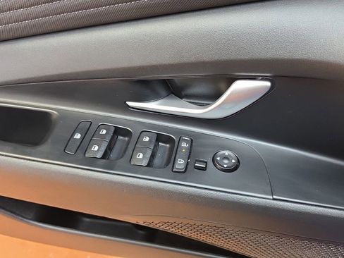 Used 2025 Hyundai Elantra SEL FWD image 22