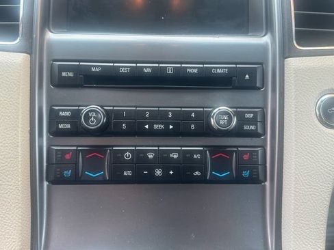 Used 2010 Ford Taurus Limited FWD image 9