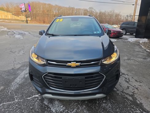 Used 2022 Chevrolet Trax LT w/ LT Convenience Package image 11