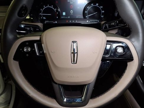 Used 2022 Lincoln Corsair FWD w/ Equipment Group 101A image 11