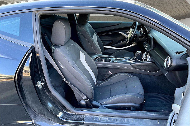 Used 2021 Chevrolet Camaro LS RWD image 6