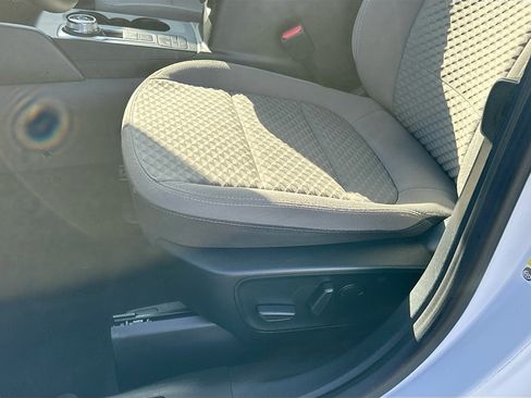 Used 2022 Ford Escape SE w/ SE Sport Appearance Package FWD image 19