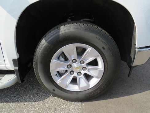 Used 2025 Chevrolet Silverado 1500 W/T RWD image 8