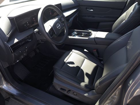 Certified 2025 Nissan Murano SV w/ Cargo Package image 9