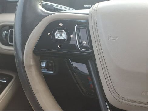 Used 2020 Lincoln Aviator Reserve w/ Equipment Group 202A image 16