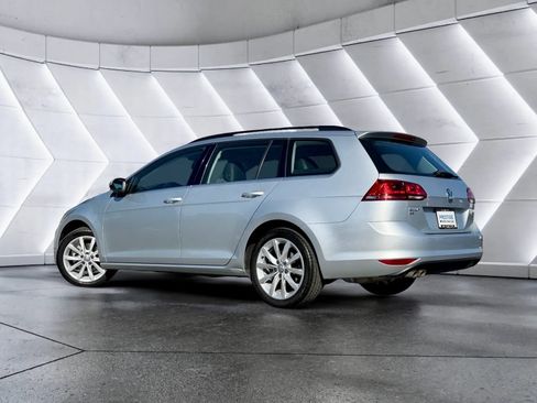 Used 2017 Volkswagen Golf SE FWD image 6