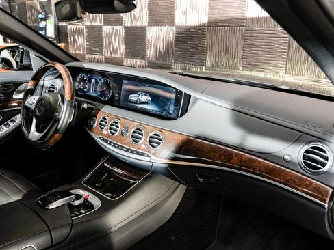 Used 2018 Mercedes-Benz S 560 4MATIC Sedan image 12