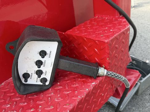 Used 2009 Ford F550 4x4 Regular Cab Super Duty image 15