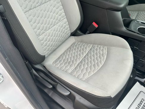 Used 2018 Chevrolet Equinox LS image 12