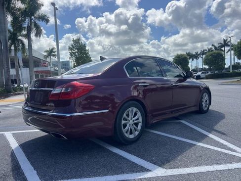 Used 2013 Hyundai Genesis 3.8 RWD image 13