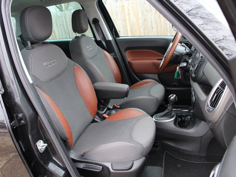 Used 2014 FIAT 500L Trekking w/ Popular Equipment Group image 39