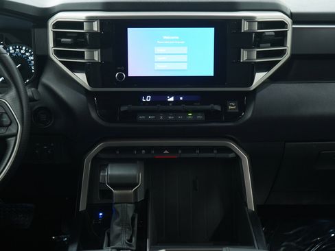 Used 2025 Toyota Tundra SR5 AWD/4WD image 18