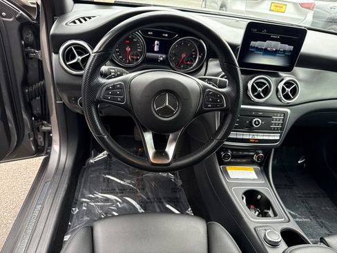 Used 2019 Mercedes-Benz GLA 250 4MATIC image 17