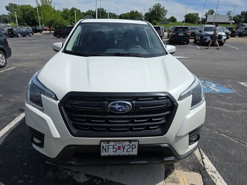 Used 2023 Subaru Forester Premium AWD/4WD image 3