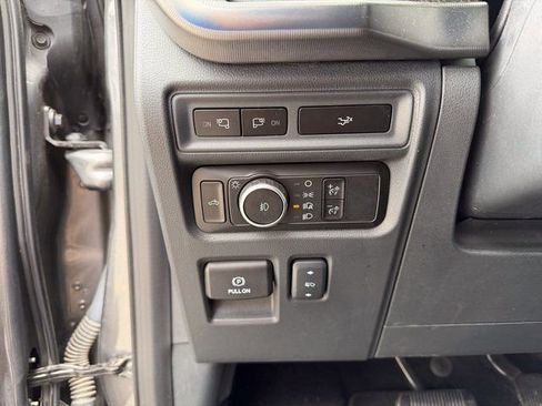 Used 2023 Ford F150 Platinum image 9