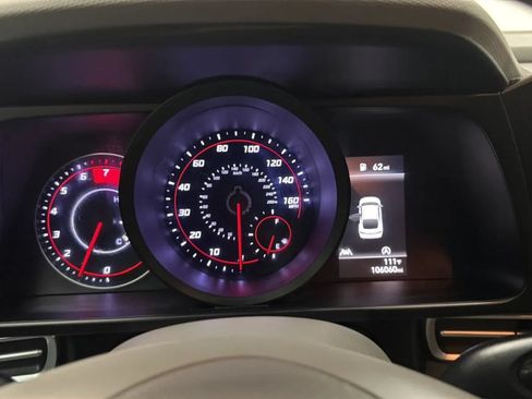 Used 2022 Hyundai Elantra SE FWD image 11