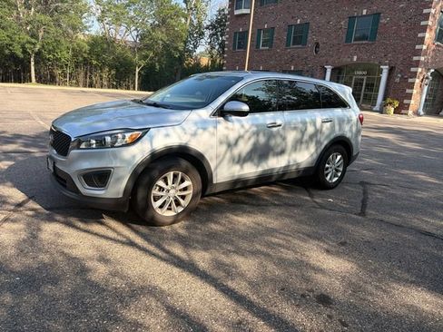Used 2016 Kia Sorento L FWD image 3