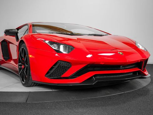 Used 2018 Lamborghini Aventador S image 15