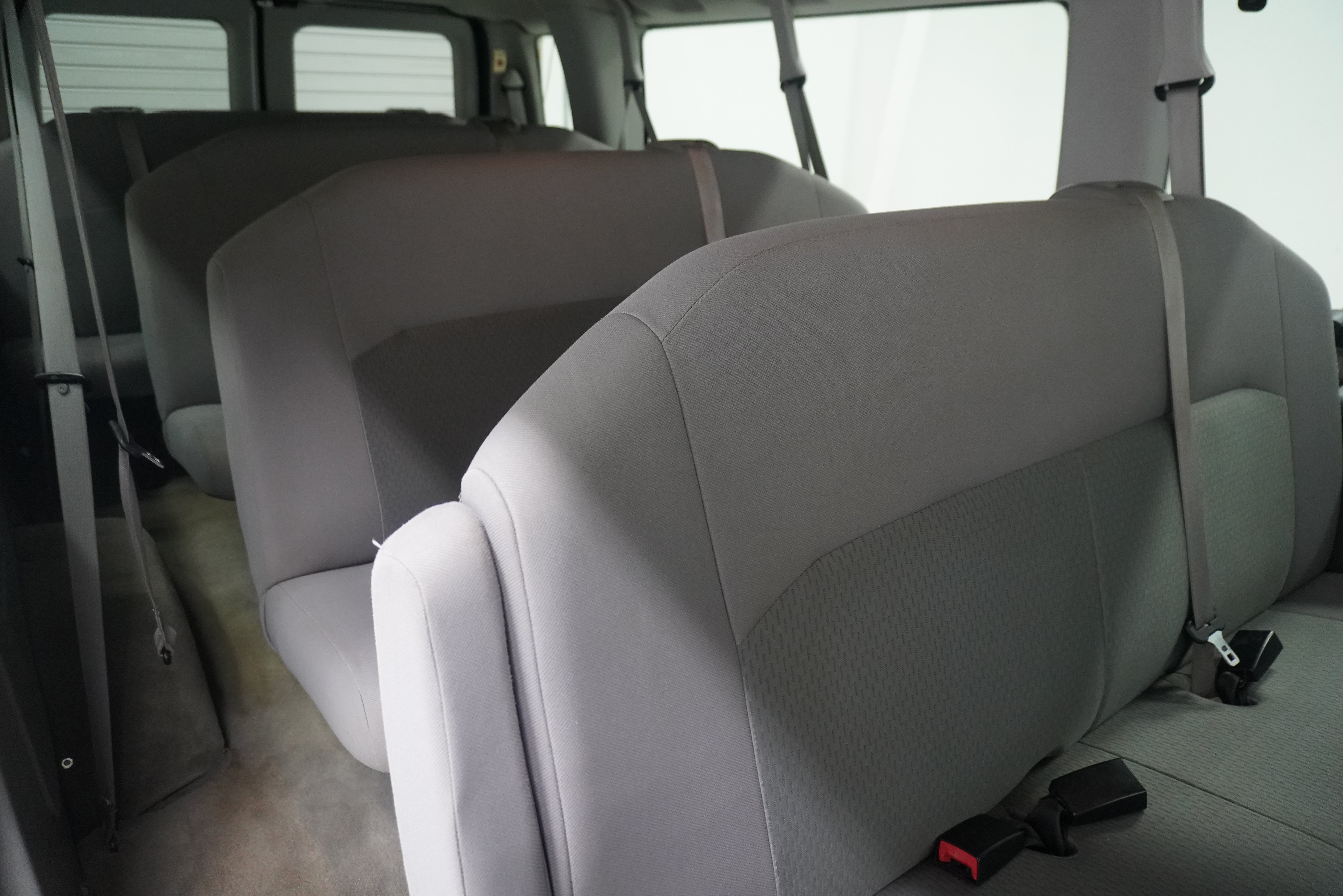 Used 2014 Ford E-350 and Econoline 350 XLT RWD image 10