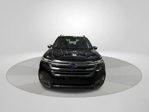 Used 2025 Subaru Forester Limited AWD/4WD image 2