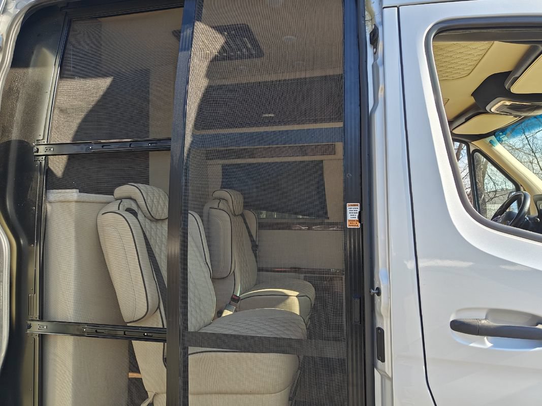 Used 2020 Mercedes-Benz Sprinter 3500 w/ Windows All Around Package image 19