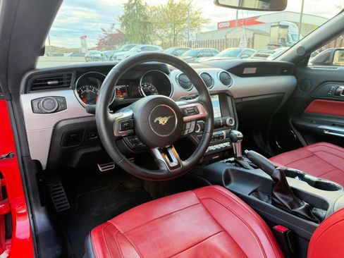 Used 2017 Ford Mustang Premium image 12