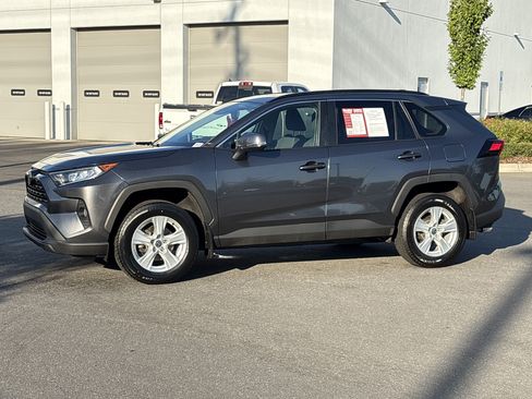 Used 2021 Toyota RAV4 XLE w/ Convenience Package AWD/4WD image 5