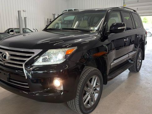 Used 2013 Lexus LX 570 4WD image 1