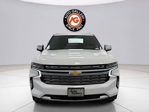 Used 2023 Chevrolet Suburban Premier AWD/4WD image 2