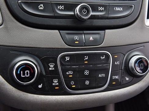 Used 2022 Chevrolet Malibu LT FWD image 13