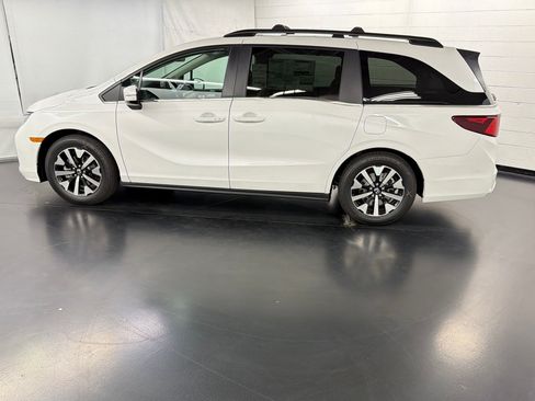 New 2026 Honda Odyssey EX-L image 2
