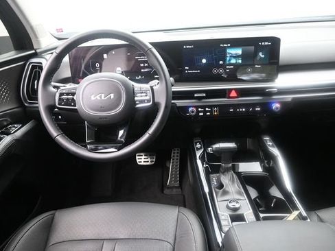 Used 2025 Kia Sorento SX FWD image 9
